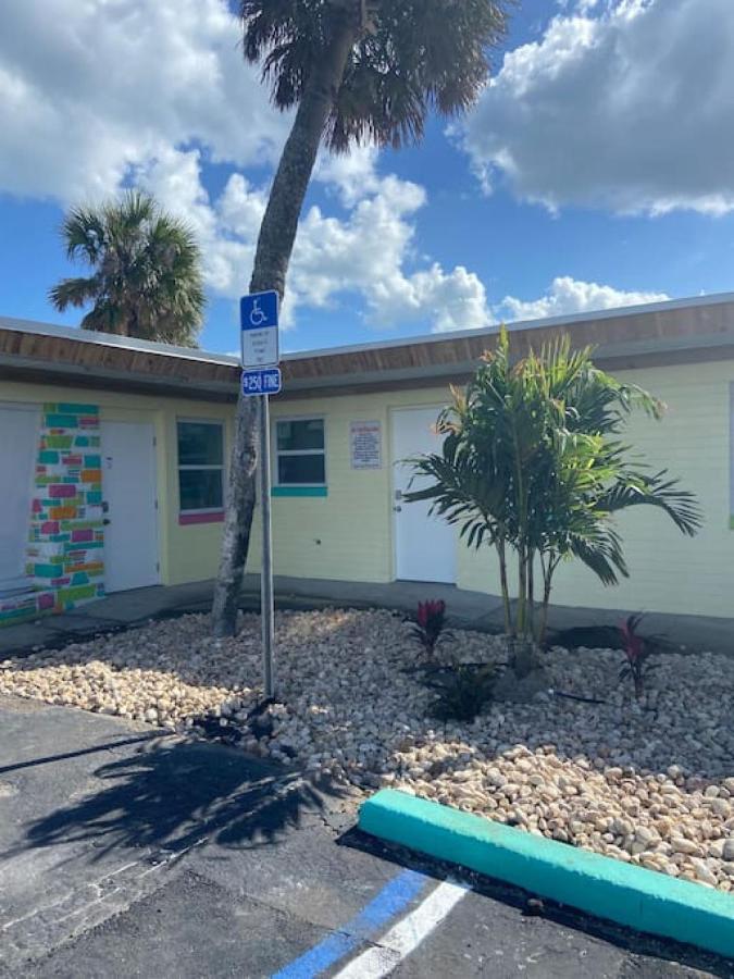 Pineapple Shores Inn Unit 1 Daytona Beach Exterior photo